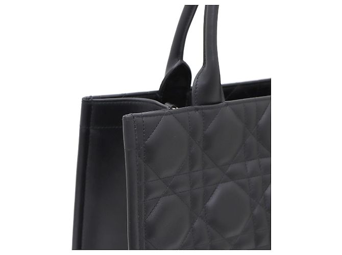 Dior Borsa Book Tote Medium in Cannage Macro Nero - vista 7