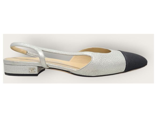 Chanel Décolleté slingback bicolore argento con tacco basso piatto - vista 2