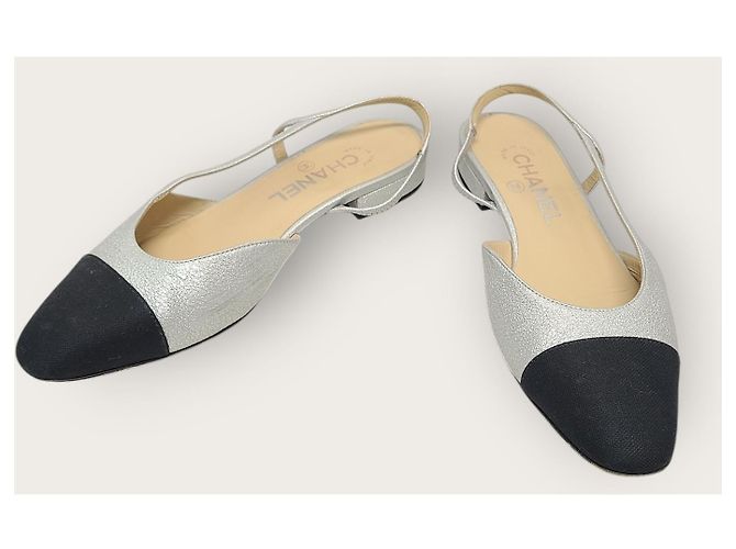 Chanel Décolleté slingback bicolore argento con tacco basso piatto - vista 3