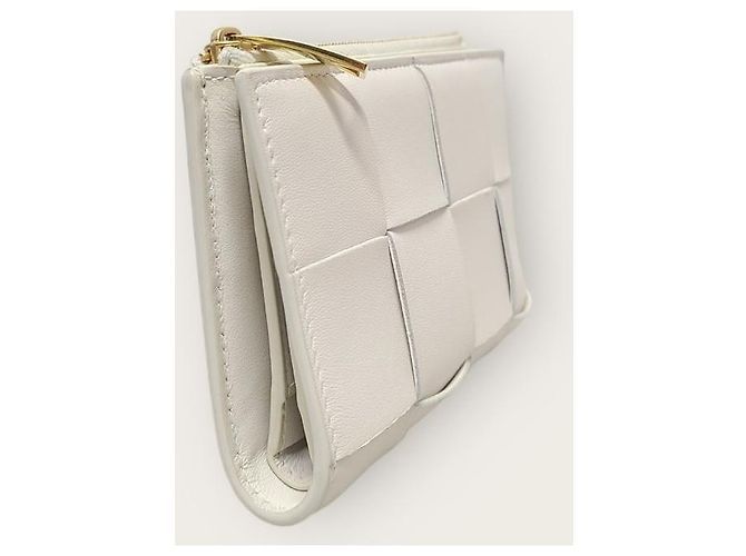 Bottega Veneta Tarjetero Cassette plegado chapado en oro blanco - vista 3