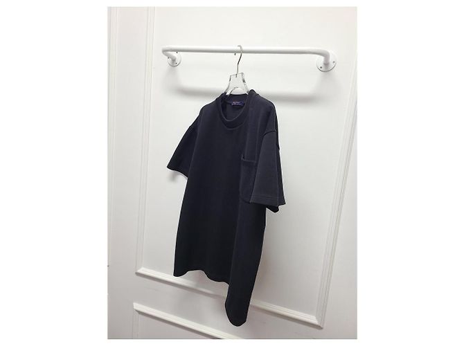 Louis Vuitton Schwarzes T-Shirt aus Piqué-Baumwolle mit Monogramm-Tasche - Ansicht 3