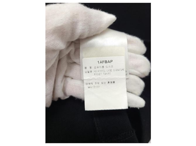 Louis Vuitton Schwarzes T-Shirt aus Piqué-Baumwolle mit Monogramm-Tasche - Ansicht 7
