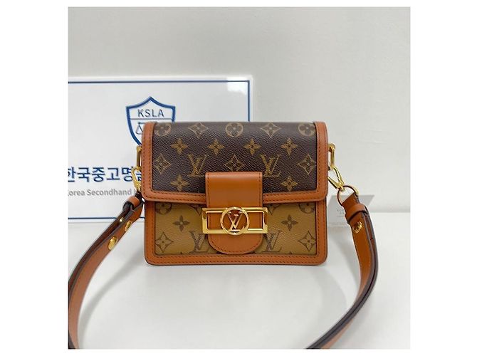 Louis Vuitton Mini borsa a tracolla Dauphine Marrone - vista 2