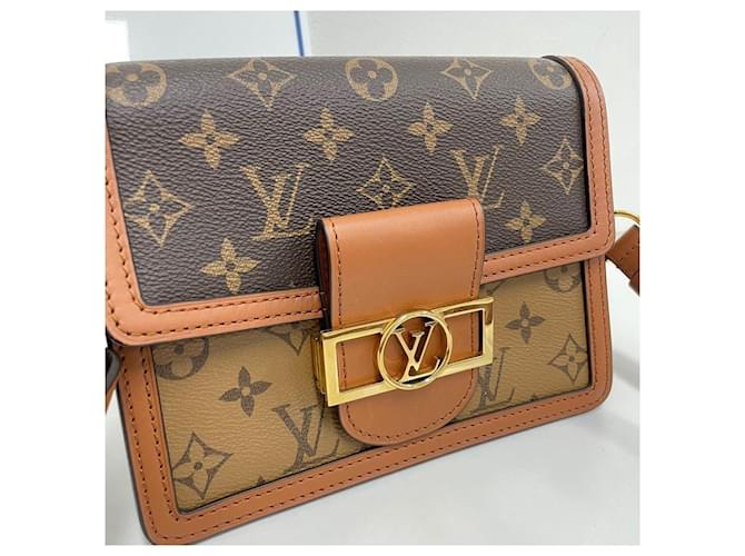 Louis Vuitton Mini borsa a tracolla Dauphine Marrone - vista 3