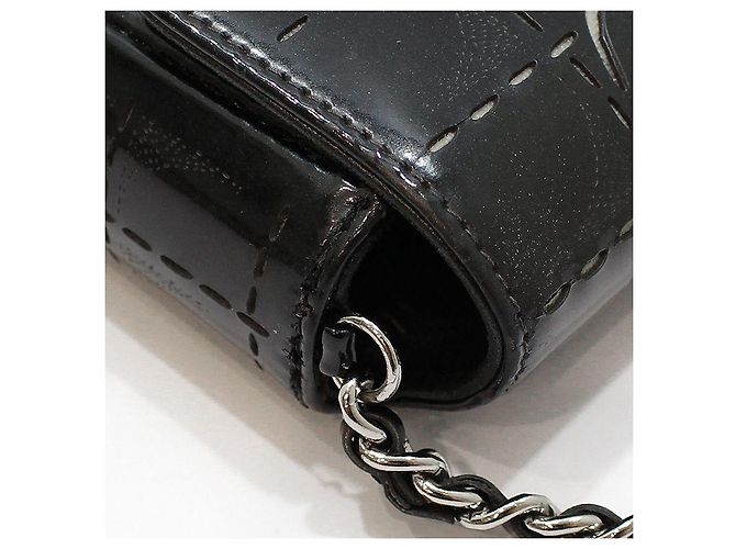 Chanel Borsa a tracolla Baguette in vernice nera con camelia e barretta di cioccolato, tono argento Nero - vista 11