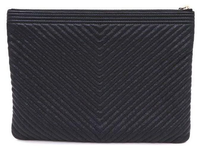 Chanel Clutch Chevron Boy Gold New Medium Nero - vista 3