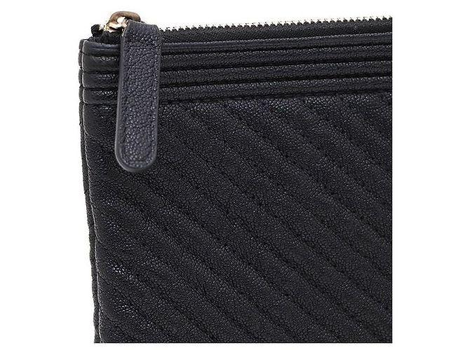 Chanel Clutch Chevron Boy Gold New Medium Nero - vista 4