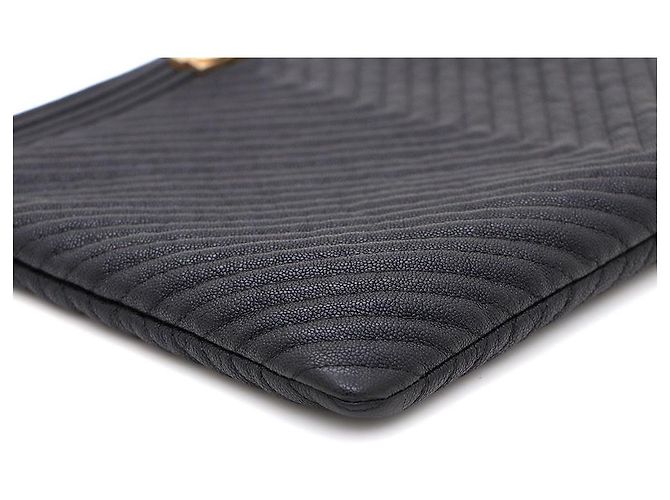 Chanel Clutch Chevron Boy Gold New Medium Nero - vista 5