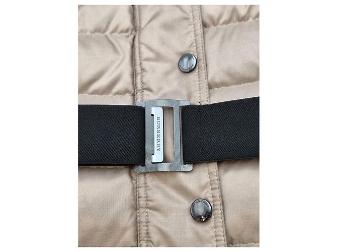 Burberry Casaco de Plumas com Capuz e Acabamento em Pele de Raposa Bege Marrom - vista 10