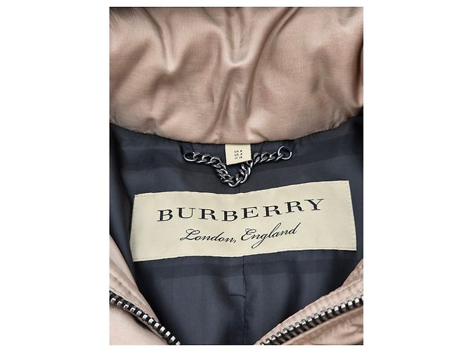 Burberry Casaco de Plumas com Capuz e Acabamento em Pele de Raposa Bege Marrom - vista 6