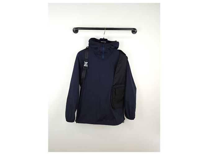 Louis Vuitton Giacca Blouson con Cappuccio e Imbracatura Pieghevole Blu - vista 2