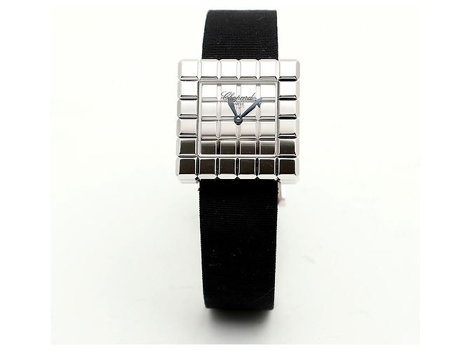 Chopard Ice Cube Small Damenuhr in Weißgold - Ansicht 16