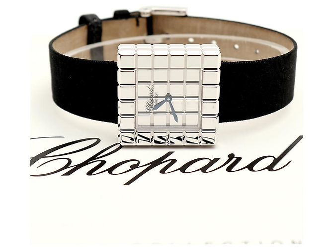 Chopard Ice Cube Small Damenuhr in Weißgold - Ansicht 2