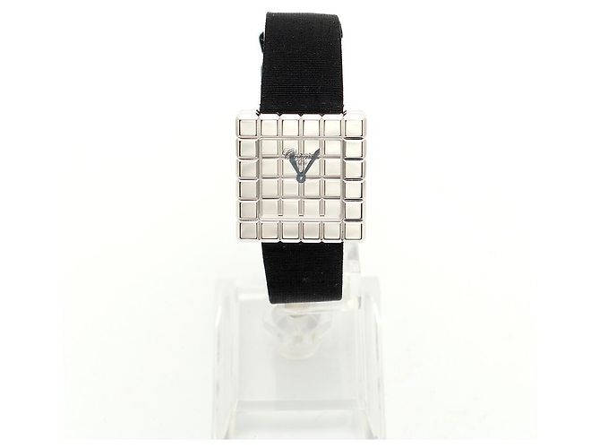 Chopard Ice Cube Small Damenuhr in Weißgold - Ansicht 4