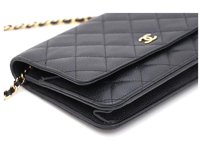 Chanel Bolsa de ombro e Crossbody WOC em Caviar com Corrente Dourada Preto - vista 6