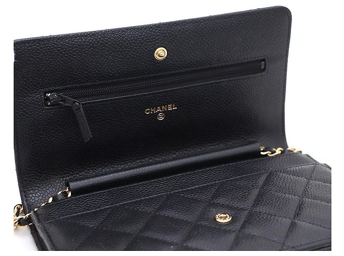 Chanel Bolsa de ombro e Crossbody WOC em Caviar com Corrente Dourada Preto - vista 8