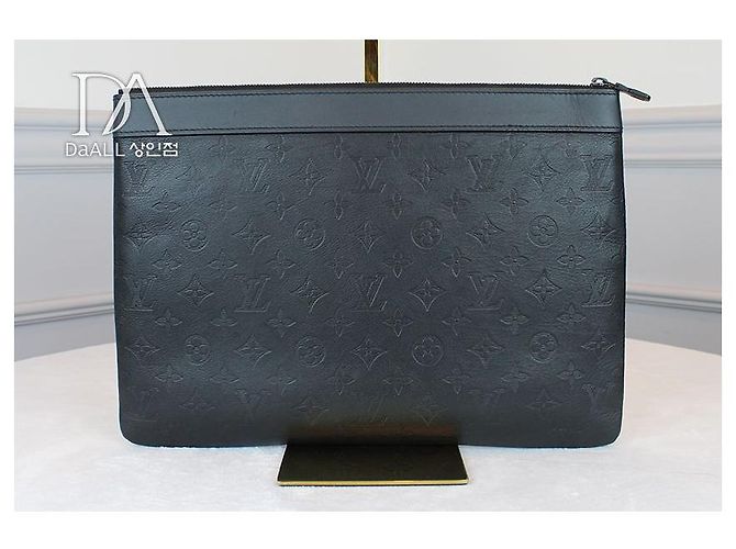 Louis Vuitton Condizioni della pochette Discovery Multicolore - vista 10