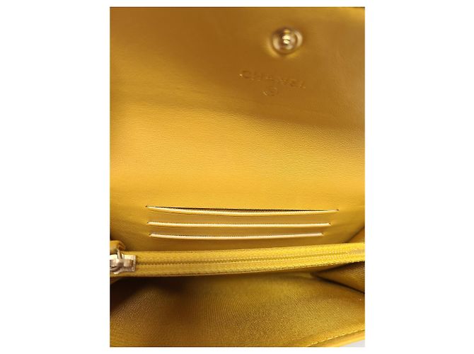 Chanel Gelber Boy Flap Lammfell-Geldbeutel, Serie - Ansicht 4