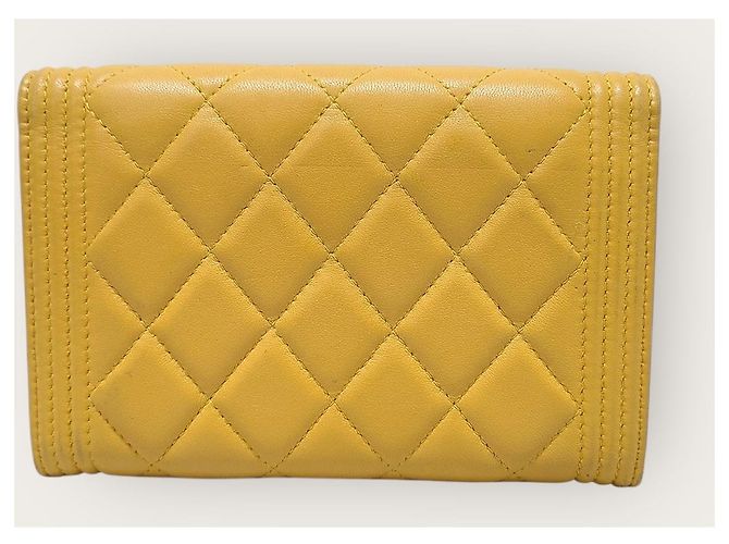 Chanel Gelber Boy Flap Lammfell-Geldbeutel, Serie - Ansicht 5