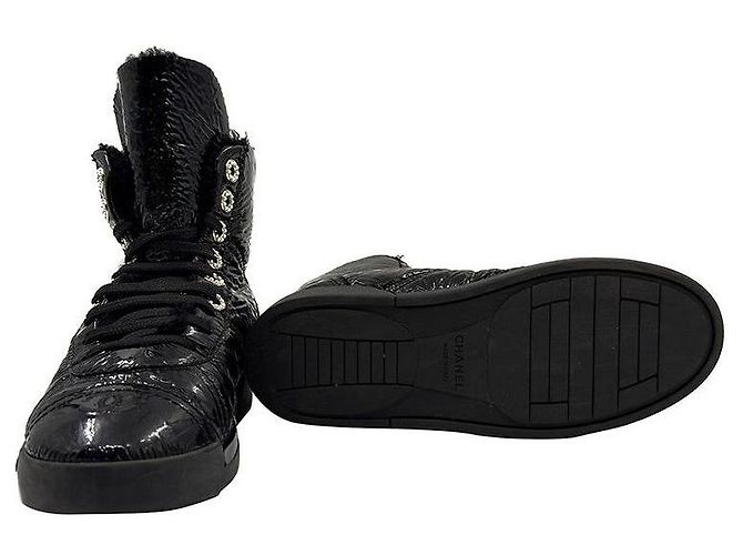 Chanel Baskets montantes en agneau verni - vue 5