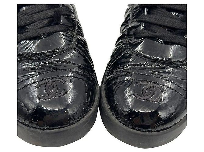 Chanel Baskets montantes en agneau verni - vue 6