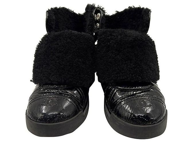 Chanel Baskets montantes en agneau verni - vue 8
