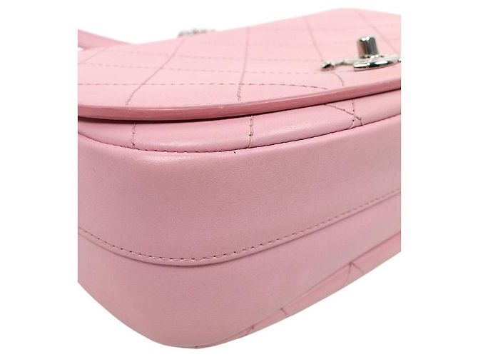 Chanel Bolsa de alça superior com aba acolchoada em pele de cordeiro rosa - vista 5