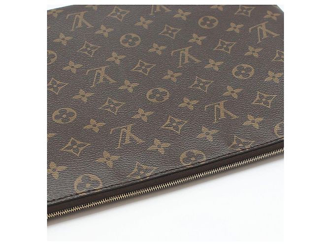 Louis Vuitton Clutch Monogram Etoile Voyage MM Marrone - vista 8