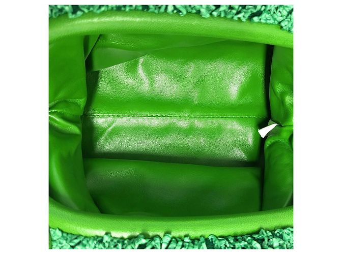 Bottega Veneta Mini Pouch in Pelle e Bouclé - Borsa a Tracolla Verde - vista 7