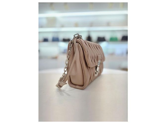 Miu Miu Borsa a tracolla e crossbody in Nappa Rosa - vista 6