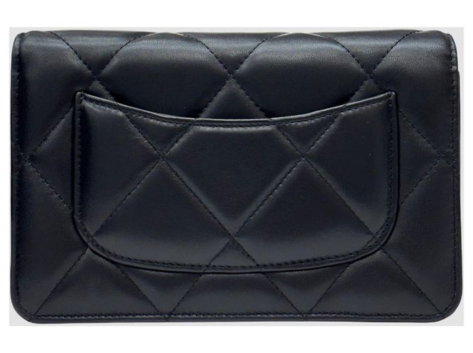 Chanel WOC Season in agnello con finitura satinata nero oro - vista 10