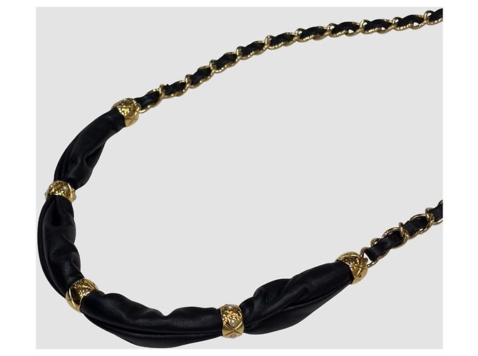 Chanel WOC Season in agnello con finitura satinata nero oro - vista 11