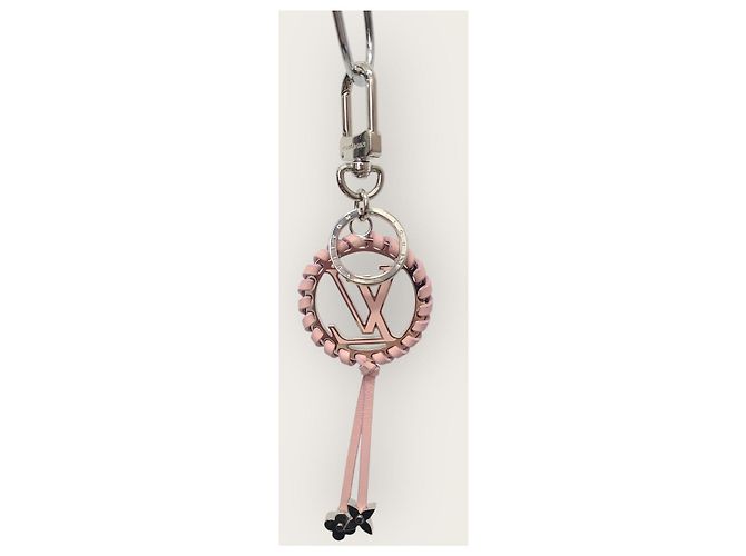 Louis Vuitton Portachiavi con charm in pelle Pink Berry Rosa - vista 2