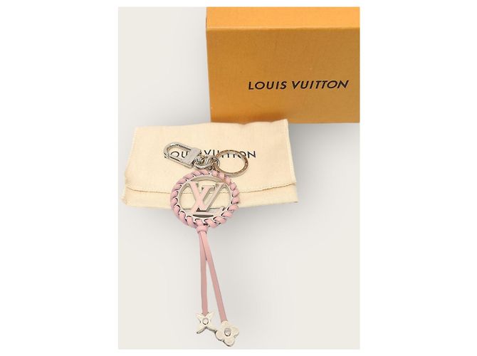 Louis Vuitton Portachiavi con charm in pelle Pink Berry Rosa - vista 5