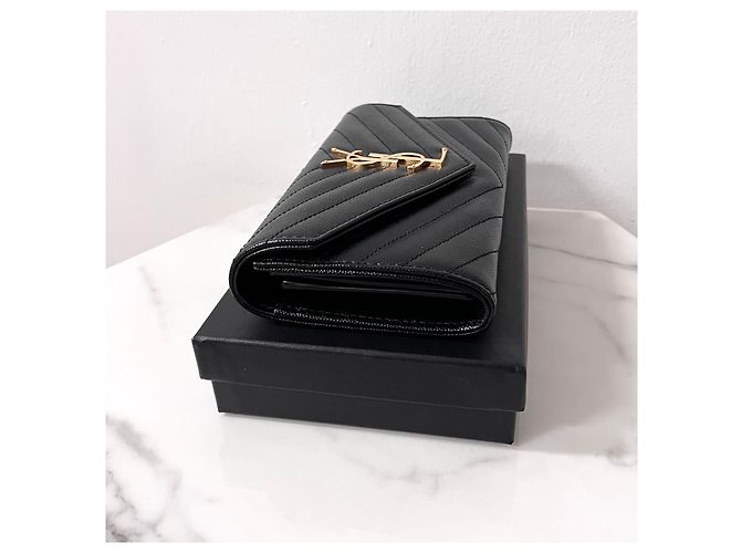 Saint Laurent Großer Matelassé-Geldbeutel Cassandra Schwarz - Ansicht 9