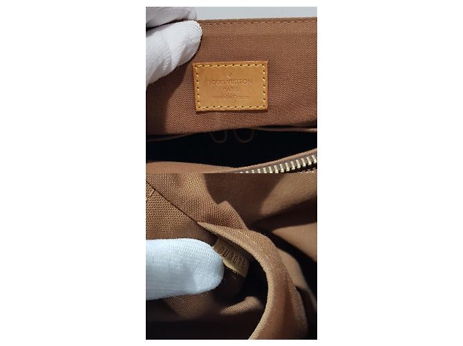 Louis Vuitton Borsa a tracolla Monogram BoBourg GM Nero - vista 10
