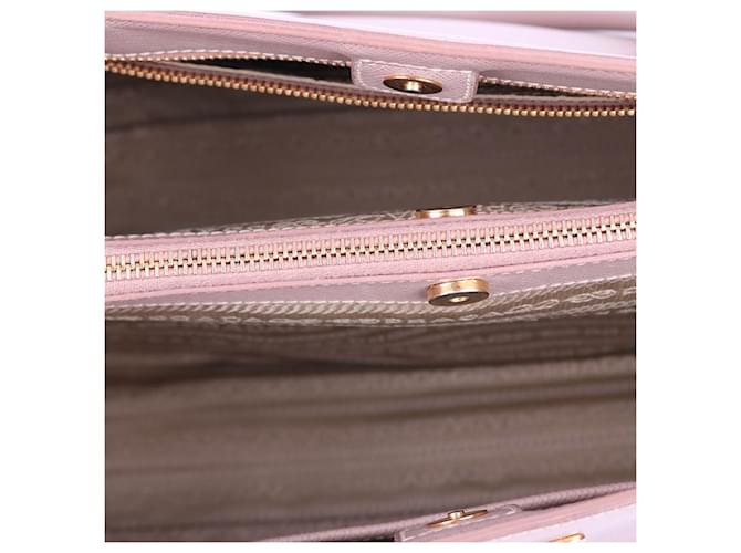 Prada Borsa a Spalla Saffiano Beige Chiaro Medium Marrone - vista 13