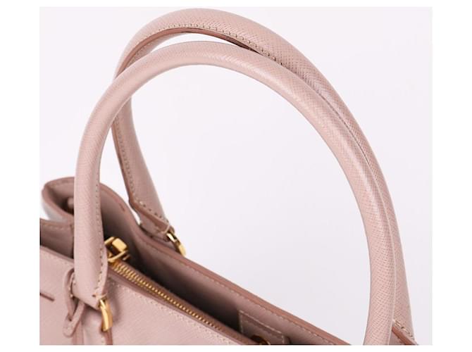 Prada Borsa a Spalla Saffiano Beige Chiaro Medium Marrone - vista 7