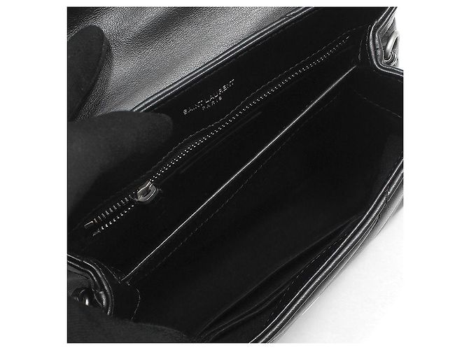 Saint Laurent Borsa a tracolla Loulou Toy in pelle nera con monogramma argento Nero - vista 11