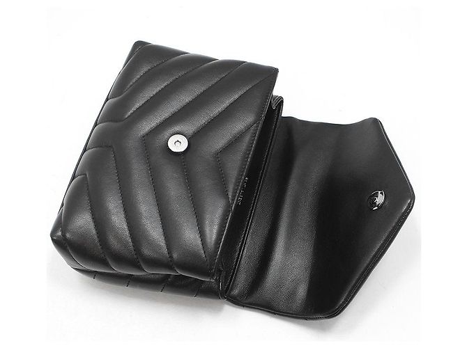 Saint Laurent Borsa a tracolla Loulou Toy in pelle nera con monogramma argento Nero - vista 6