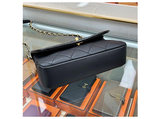 Chanel Bolso Season con asa superior y cadena negro con herrajes dorados - vista 10