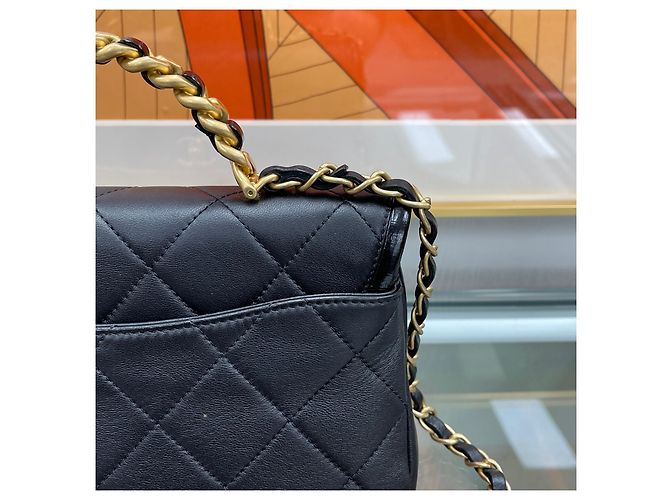 Chanel Bolso Season con asa superior y cadena negro con herrajes dorados - vista 8