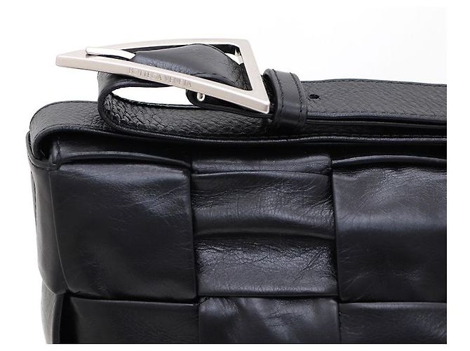 Bolso Bandolera Bottega Veneta Intrecciato Format Maxi Cassette Negro - vista 4