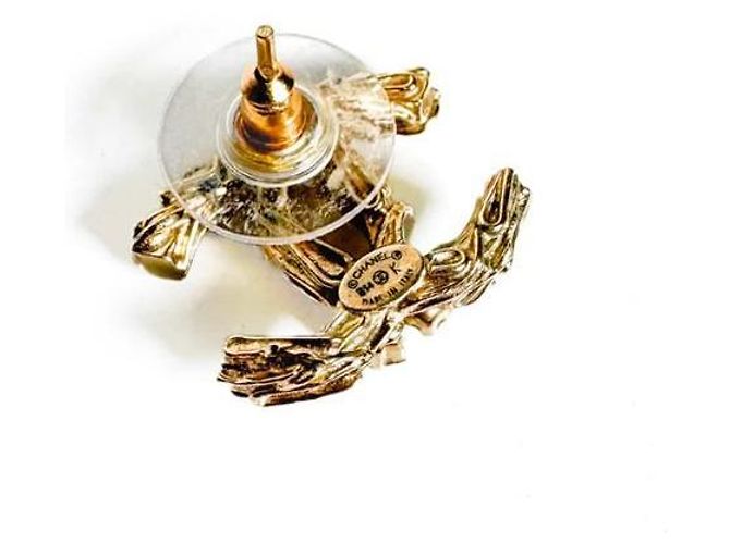 Chanel Orecchini CC Logo Coco Metallizzati con Cristalli Oro D'oro - vista 6