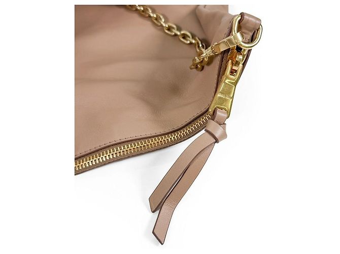 Miu Miu Borsa a tracolla in pelle morbida con catena logo da donna Cammeo Beige Arancione - vista 7