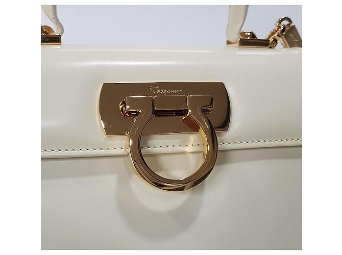 Salvatore Ferragamo Iconic Top Handle Kelly Tasche Silber - Ansicht 3