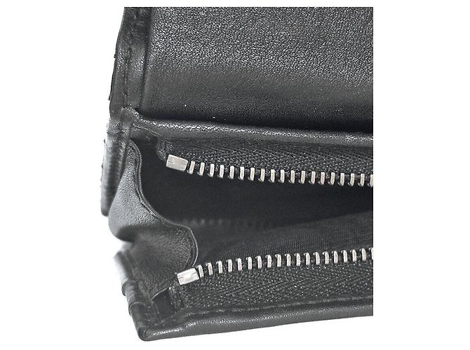Gucci Cartera Compacta Marmont Chevron Negro - vista 4