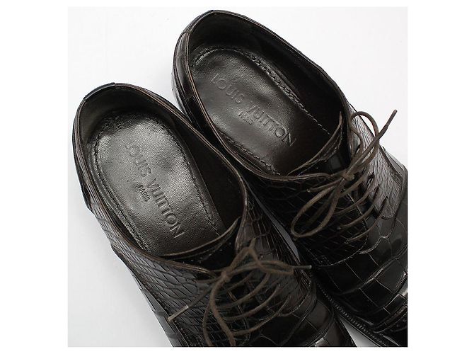 Louis Vuitton Scarpe Derby stringate in alligatore marrone scuro - vista 10