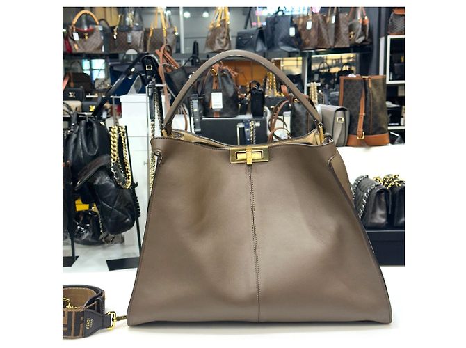 Fendi Borsa Tote Peekaboo X-Lite Medium Marrone - vista 3