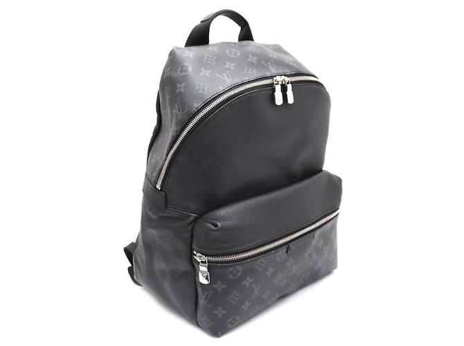 Louis Vuitton Sac à dos Monogram Taiga Discovery PM - vue 11